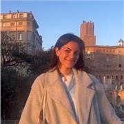 Recién titulada en Máster de Abogacía, con diferente experiencia en despachos de abogados